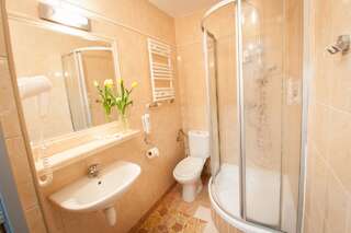 Отель Secession Hotel Łęczna Двухместный номер с 1 кроватью или 2 отдельными кроватями-5